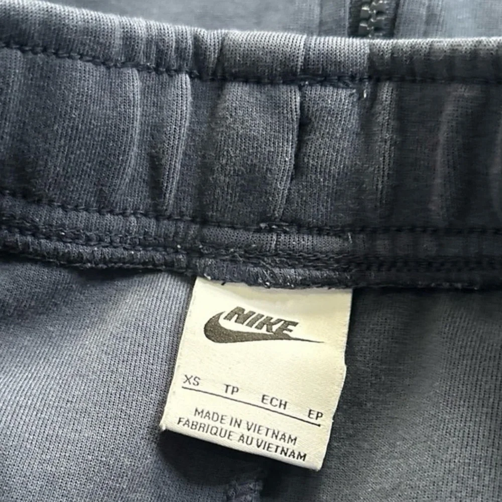 nike tech - Picture 9 of 9